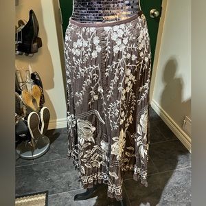 Embroidered maxi skirt brown